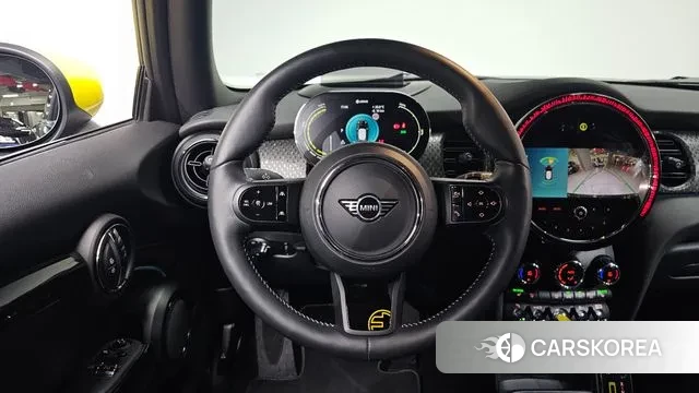 Mini Cooper Electric 2022 Черный из Кореи, фото 4