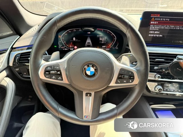 BMW 5 Series (G30) 2022 Цвет тростника из Кореи, фото 4