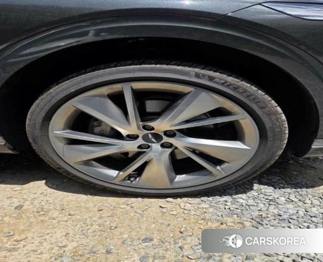 Genesis GV70 2024 Серый из Кореи, фото 4