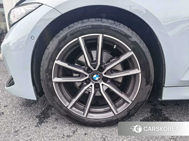BMW 3 series 2025 Серебристо-серый из Китая, фото 4