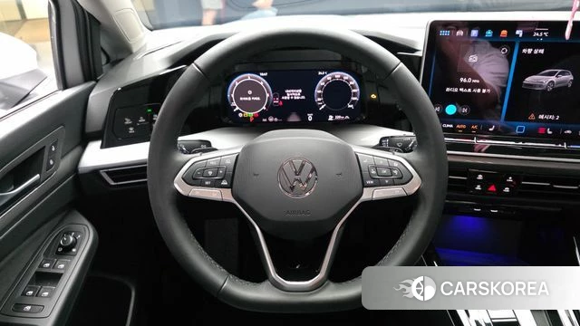 Volkswagen Golf 8th Generation 2026 Белый из Кореи, фото 4