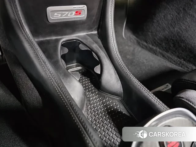 McLaren 570S 2019 Небесно-голубой из Кореи, фото 4