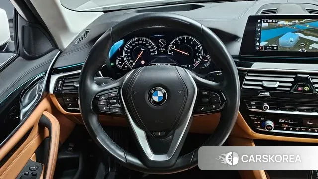 BMW 5 Series (G30) 2018 Белый из Кореи, фото 4