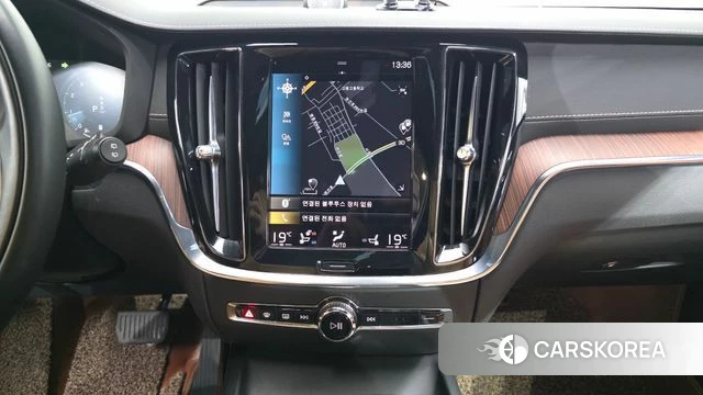 Volvo V60 Cross-Country 2nd Generation 2020 Белый из Кореи, фото 4