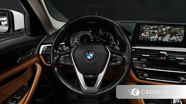 BMW 5 Series (G30) 2018 Белый из Кореи, фото 4