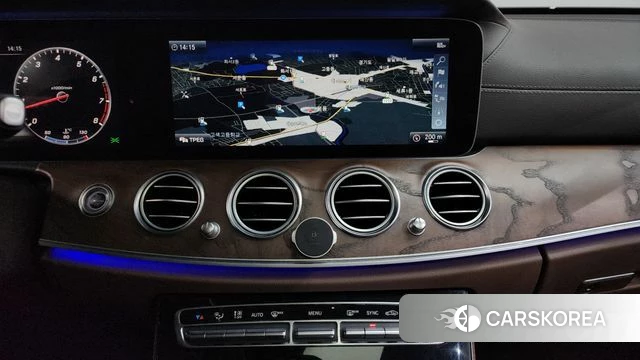 Mercedes-Benz E-Class W213 2018 Белый из Кореи, фото 4