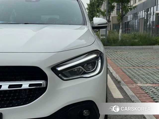 Mercedes-Benz GLA 2023 Белый из Китая, фото 4