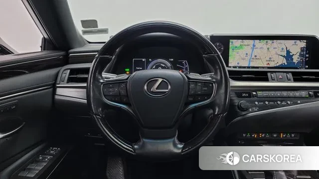 Lexus ES300h 7th generation 2018 Белый из Кореи, фото 4