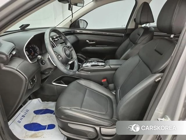 Hyundai Tucson (NX4) 2022 Серебристо-серый из Кореи, фото 4