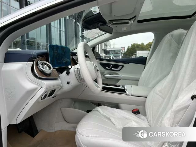 Mercedes-Benz EQE 2025 Серебристо-серый из Китая, фото 4