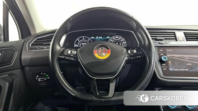 Volkswagen Tiguan second Generation 2018 Серый из Кореи, фото 4