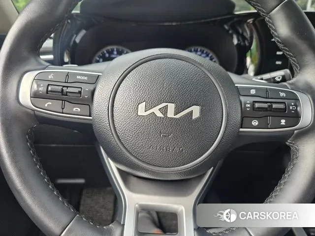 Kia K5 3rd generation 2023 Белый из Кореи, фото 4