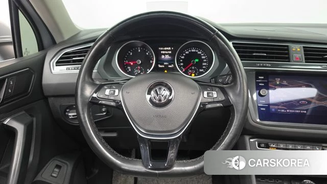 Volkswagen Tiguan second Generation 2018 Серебристо-серый из Кореи, фото 4