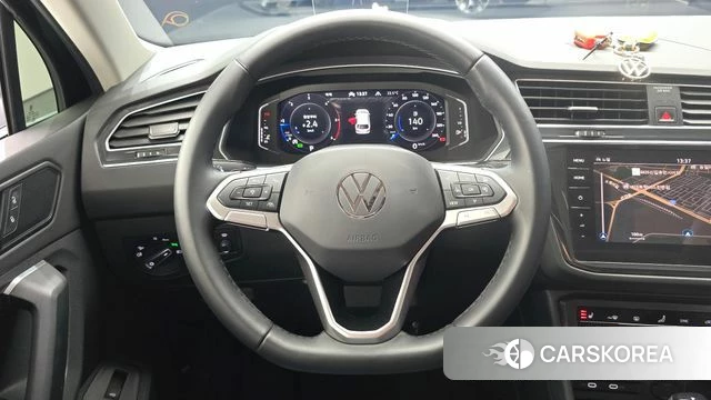 Volkswagen Tiguan second Generation 2023 Черный из Кореи, фото 4