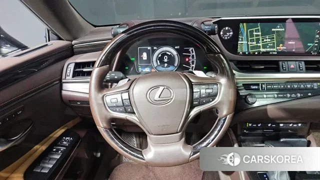 Lexus ES300h 7th generation 2019 Серебряный из Кореи, фото 4