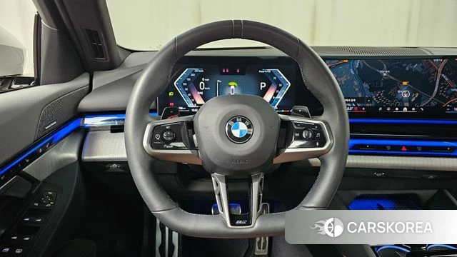 BMW 5 Series (G60) 2024 Белый из Кореи, фото 4