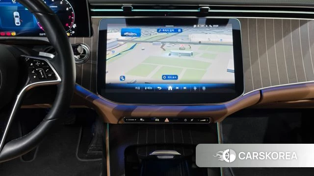 Mercedes-Benz E-Class W214 2024 Белый из Кореи, фото 4