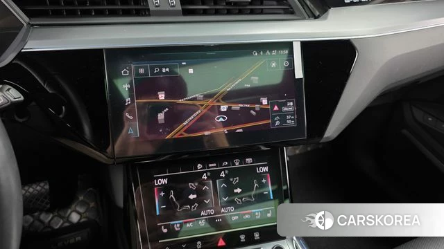 Audi e-Tron 2021 Черный из Кореи, фото 4