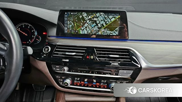 BMW 5 Series (G30) 2018 Синий из Кореи, фото 4