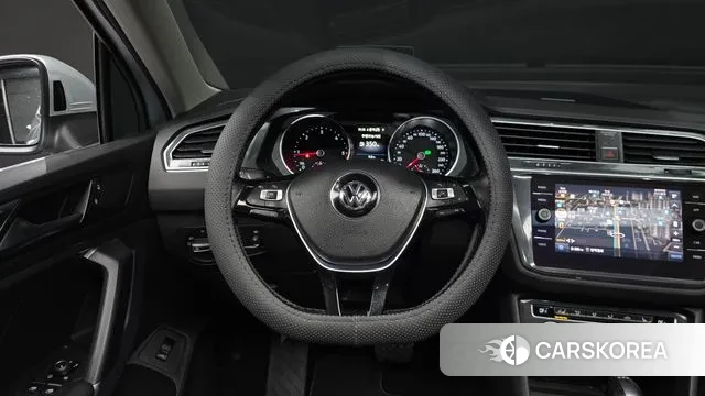 Volkswagen Tiguan second Generation 2018 Серебристо-серый из Кореи, фото 4