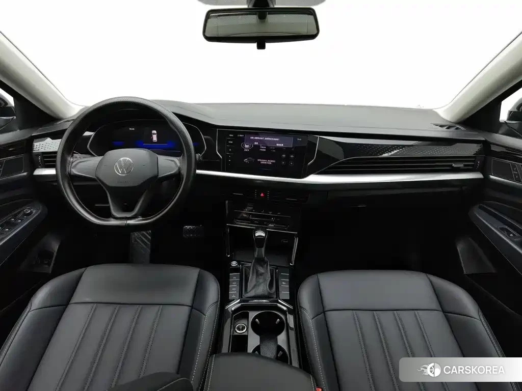 Volkswagen Passat plug-in hybrid 2023 Черный из Китая, фото 4
