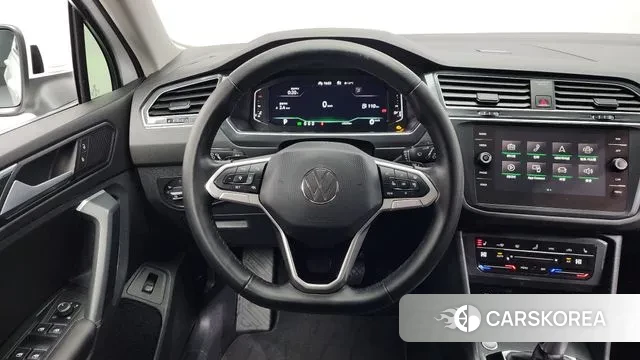 Volkswagen Tiguan second Generation 2022 Белый из Кореи, фото 4