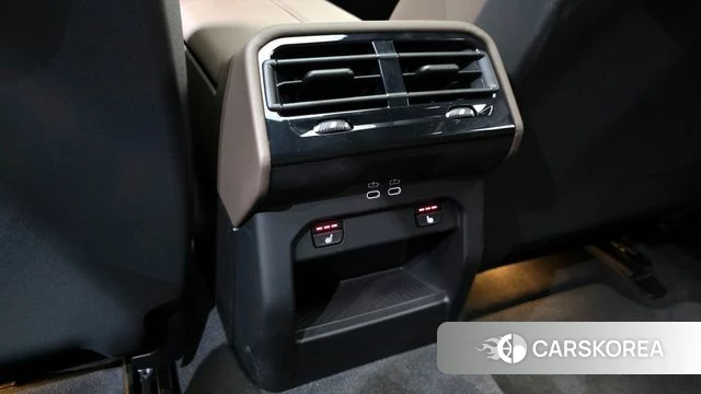 BMW 5 Series (G60) 2025 Белый из Кореи, фото 4