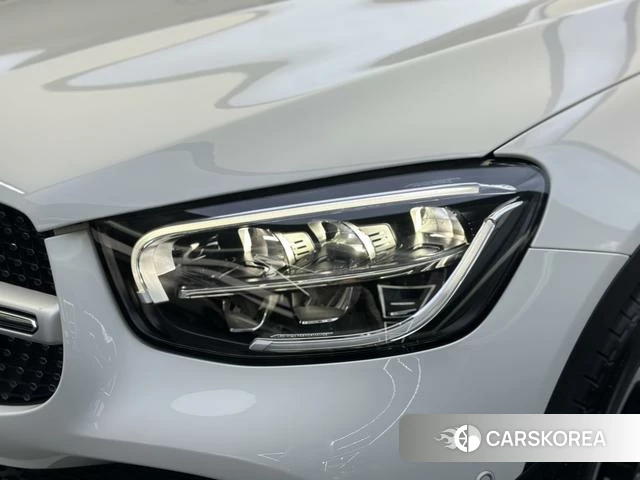 Mercedes-Benz GLC 2022 Белый из Китая, фото 4