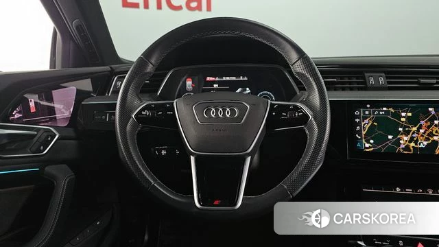 Audi e-Tron 2022 Белый из Кореи, фото 4