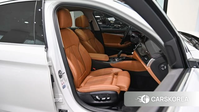 BMW 5 Series (G30) 2020 Белый из Кореи, фото 4