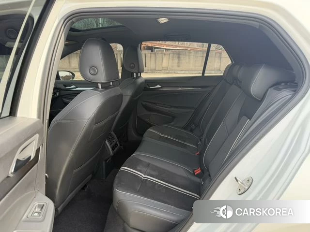 Volkswagen Golf 2022 Белый из Китая, фото 4
