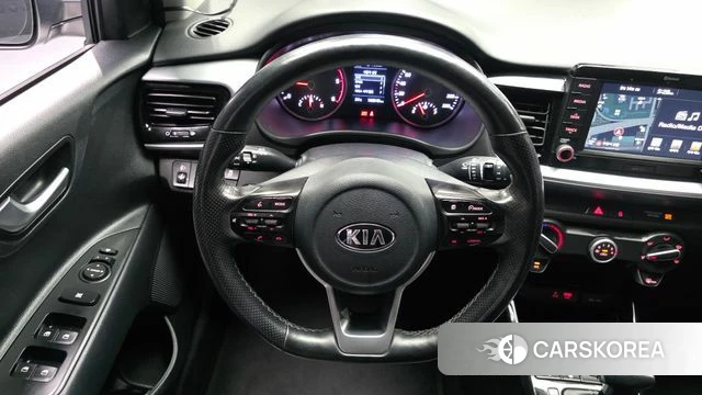 Kia Stonic 2018 Белый из Кореи, фото 4