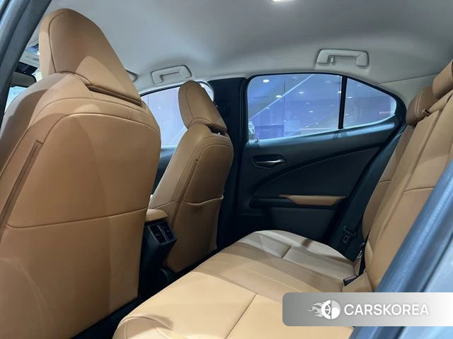 Lexus UX 2021 Серебристо-серый из Китая, фото 4