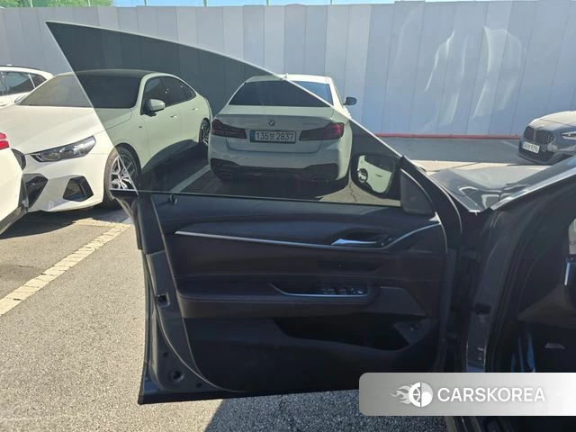 BMW 6 Series GT (G32) 2022 Серебристо-серый из Кореи, фото 4