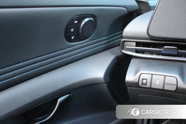 Hyundai The New Avante (CN7) 2024 Серебристо-серый из Кореи, фото 4