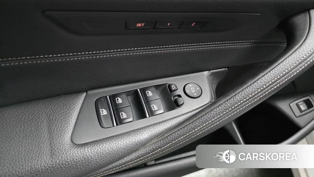 BMW 5 Series (G30) 2019 Белый из Кореи, фото 4