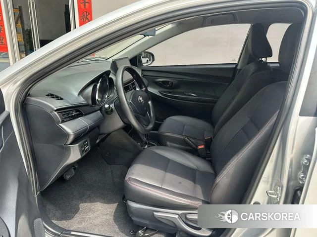Toyota YARIS L Zhixuan 2021 Серебристо-серый из Китая, фото 4