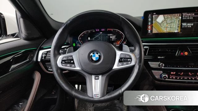 BMW 5 Series (G30) 2022 Белый из Кореи, фото 4