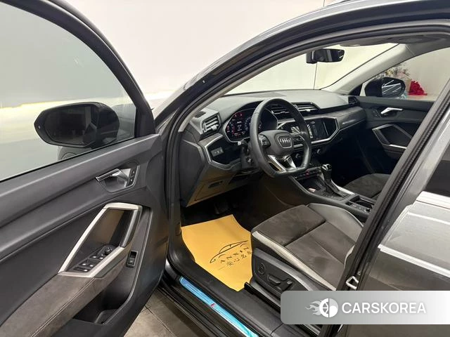 Audi Q3 2021 Темно-серый из Китая, фото 4