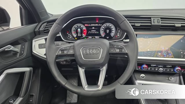 Audi Q3 (F3) 2025 Черный из Кореи, фото 4