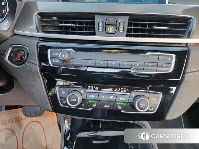 BMW X1 (F48) 2021 Черный из Кореи, фото 4