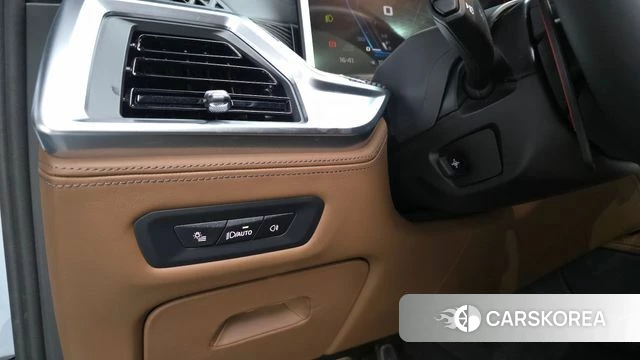 BMW X5M (G05) 2026 Серебристо-серый из Кореи, фото 4