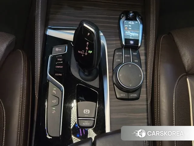 BMW 6 Series GT (G32) 2020 Серебристо-серый из Кореи, фото 4