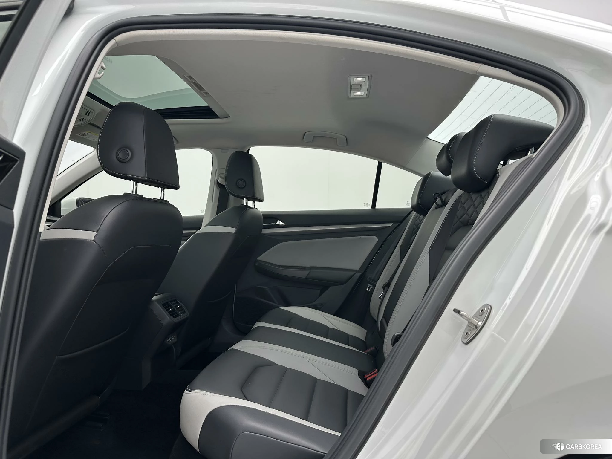 Volkswagen Bora 2022 Белый из Китая, фото 3