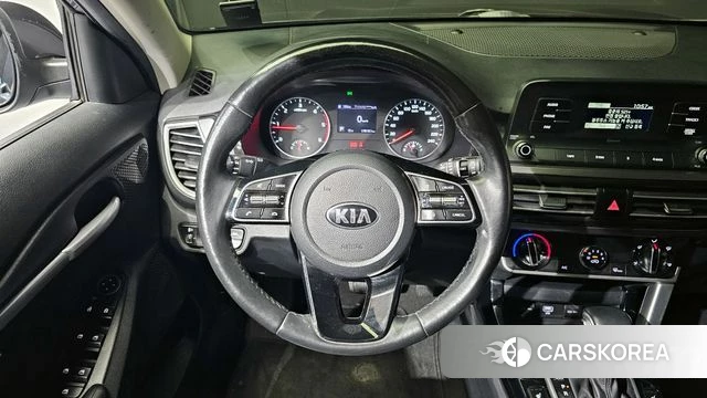 Kia Seltos 2021 Серый из Кореи, фото 4