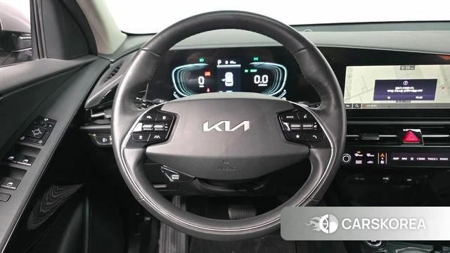 Kia Di Ol Nu Niro 2023 Серебристо-серый из Кореи, фото 4