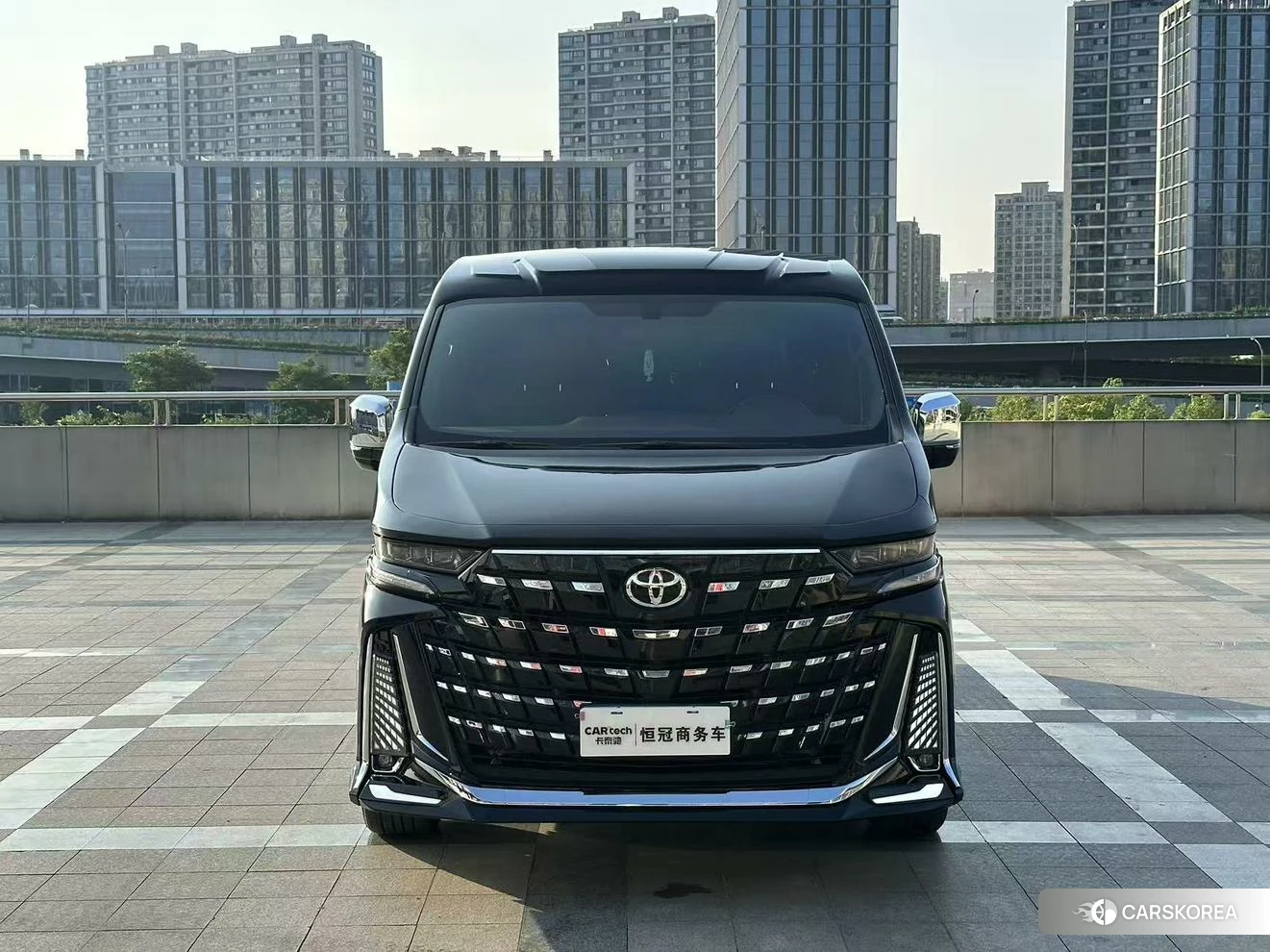 Toyota Hiace 2025 Черный из Китая, фото 4
