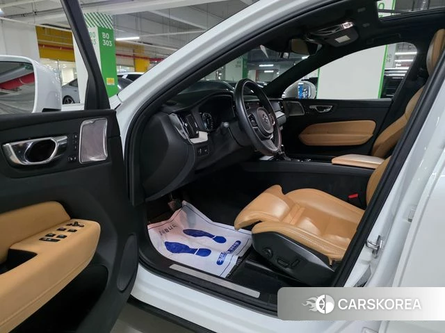 Volvo XC60 second Generation 2020 Белый из Кореи, фото 4