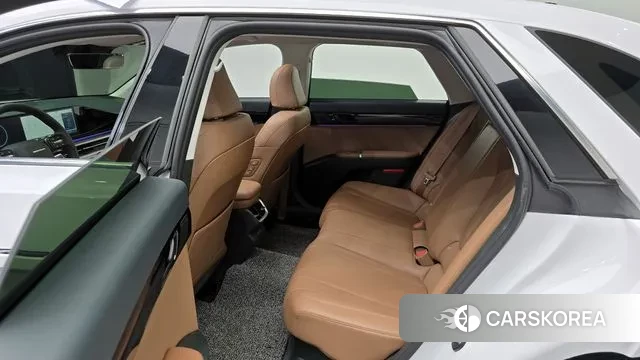 Hyundai Grandeur Hybrid (GN7) 2023 Белый из Кореи, фото 4