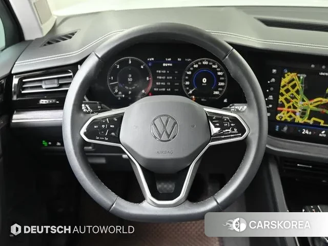 Volkswagen Touareg 3rd generation 2023 Белый из Кореи, фото 4